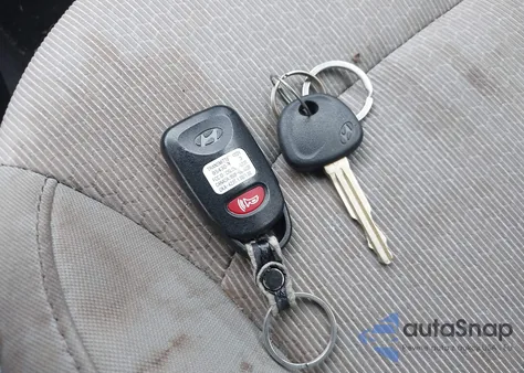 2017 Hyundai Elantra Se из США, поврежденный, VIN 5NPD84LF4HH025502